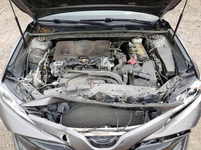 4T1B11HK5JU007890 - 2018 TOYOTA CAMRY L GRAY photo 11