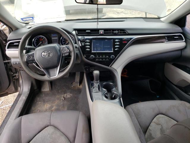 4T1B11HK5JU007890 - 2018 TOYOTA CAMRY L GRAY photo 8