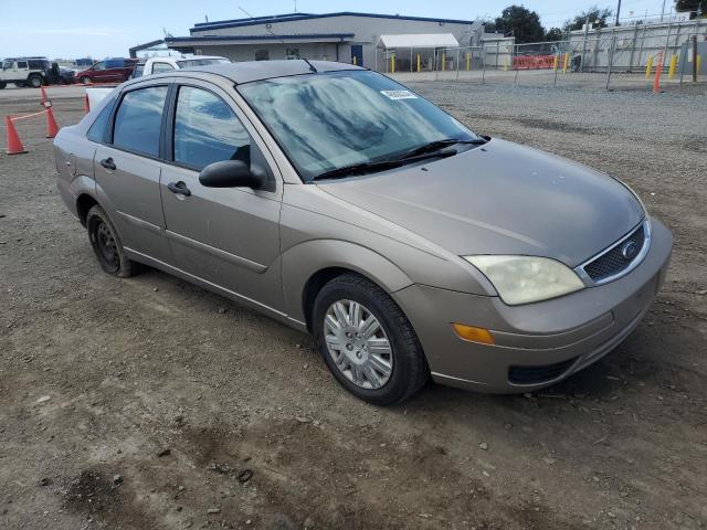 1FAFP34N85W230246 - 2005 FORD FOCUS ZX4 TAN photo 4