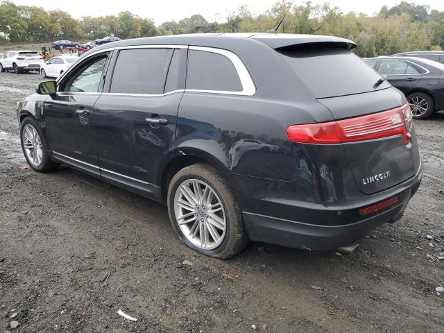 2LMHJ5AT6JBL01233 - 2018 LINCOLN MKT BLACK photo 2