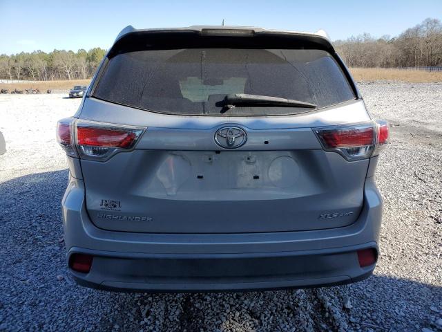 5TDJKRFH7FS148698 - 2015 TOYOTA HIGHLANDER XLE 银色 照片 6