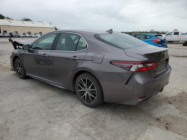 4T1G11AK6PU728468 - 2023 TOYOTA CAMRY SE NIGHT SHADE GRAY photo 2