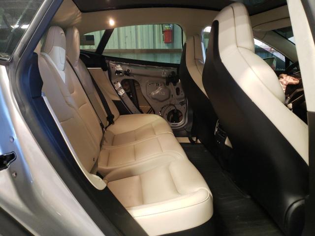 5YJSA1E23HF230439 - 2017 TESLA MODEL S 银色 照片 10