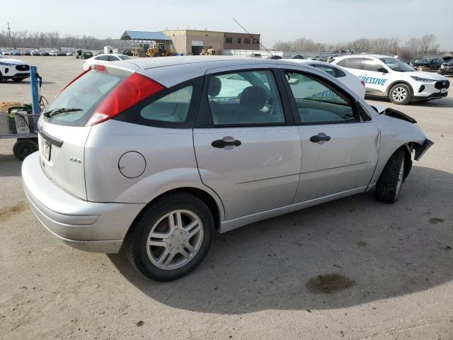 3FAFP37N55R109060 - 2005 FORD FOCUS ZX5 SILVER photo 3