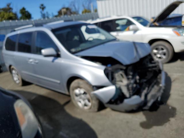 KNDMG4C37A6353621 - 2010 KIA SEDONA LX SILVER photo 4