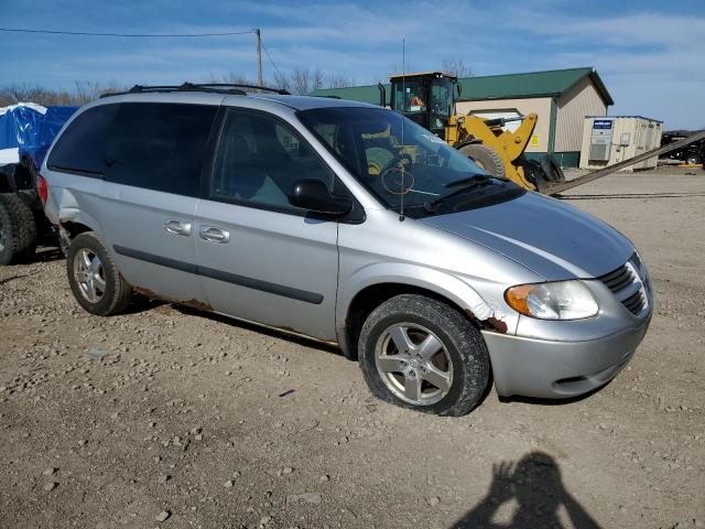 1D4GP45R15B433057 - 2005 DODGE CARAVAN SXT SILVER photo 4