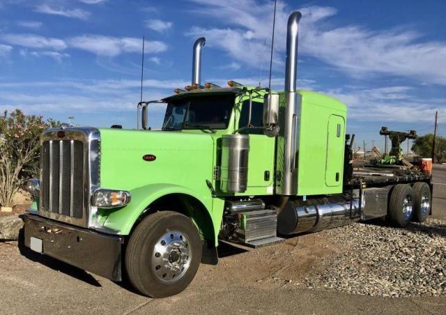 1NPXGGGG90D325821 - 2015 PETERBILT 389 GREEN photo 2