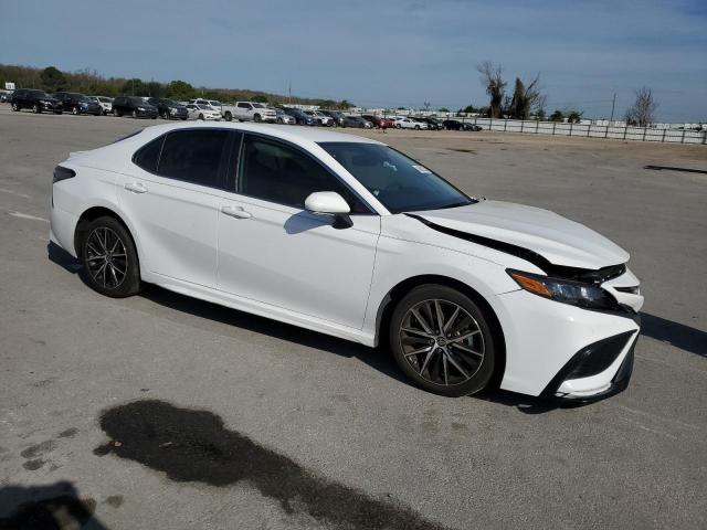 4T1T11AKXPU767482 - 2023 TOYOTA CAMRY SE NIGHT SHADE WHITE photo 4