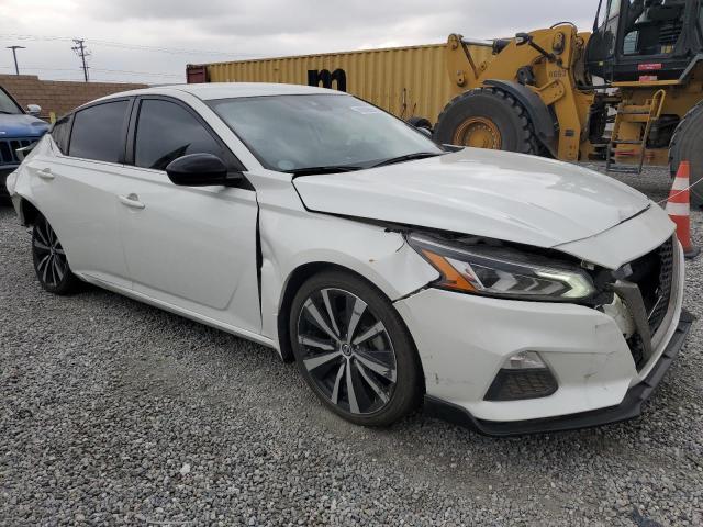 1N4BL4CV1NN349084 - 2022 NISSAN ALTIMA SR WHITE photo 4