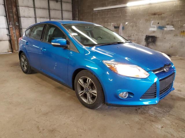 1FADP3K23EL263219 - 2014 FORD FOCUS SE BLUE photo 4