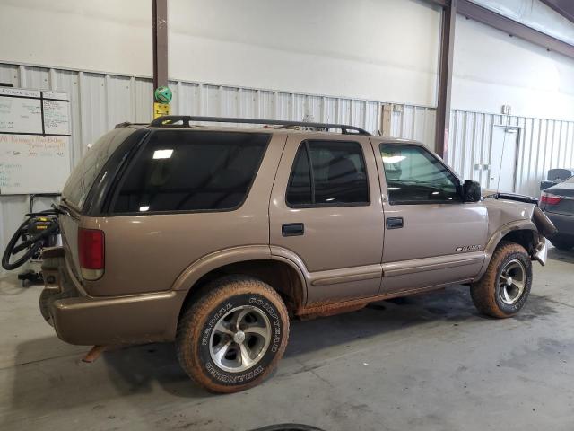 1GNCS13W62K210422 - 2002 CHEVROLET BLAZER TAN photo 3