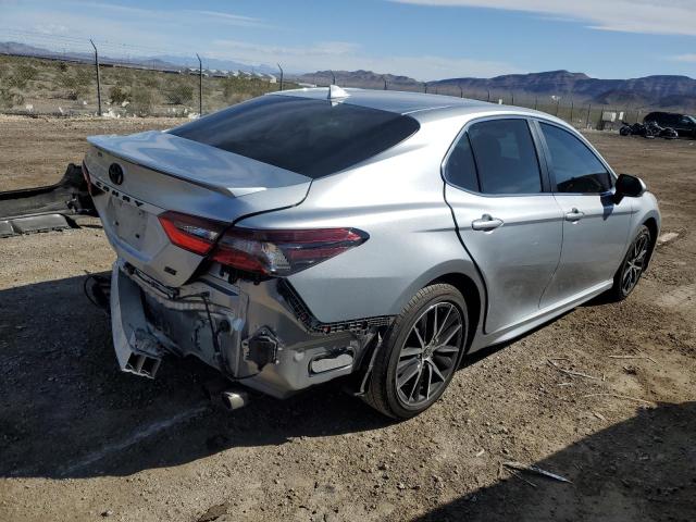 4T1S11AK4PU740984 - 2023 TOYOTA CAMRY SE NIGHT SHADE SILVER photo 3