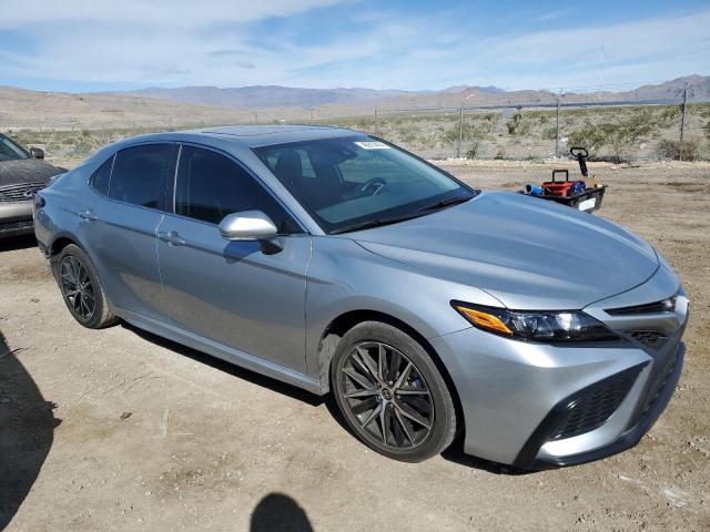 4T1S11AK4PU740984 - 2023 TOYOTA CAMRY SE NIGHT SHADE SILVER photo 4
