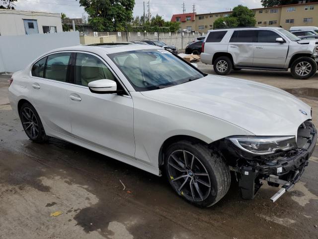 3MW5R7J06N8C61775 - 2022 BMW 330XI WHITE photo 4