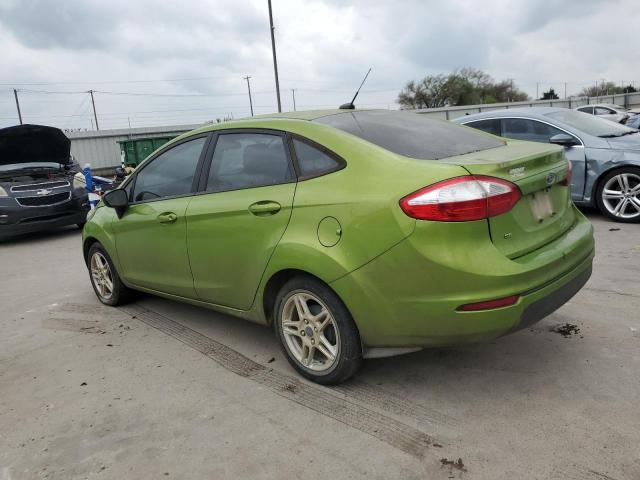 3FADP4BJ3JM144091 - 2018 FORD FIESTA SE GREEN photo 2