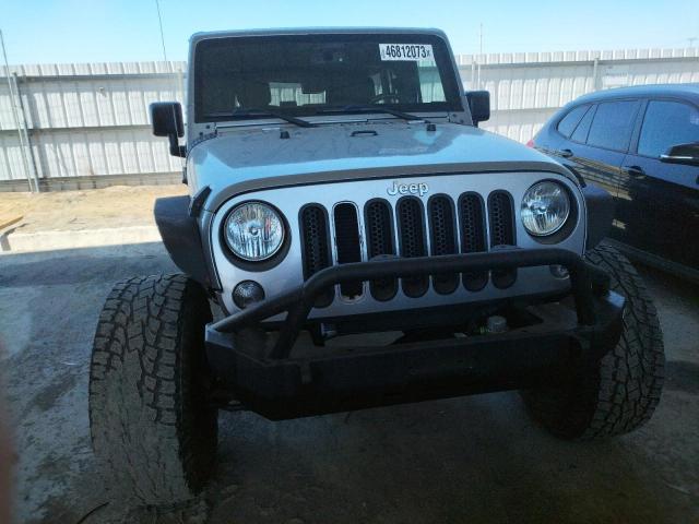 1C4BJWEG8GL132558 - 2016 JEEP WRANGLER U SAHARA GRAY photo 5