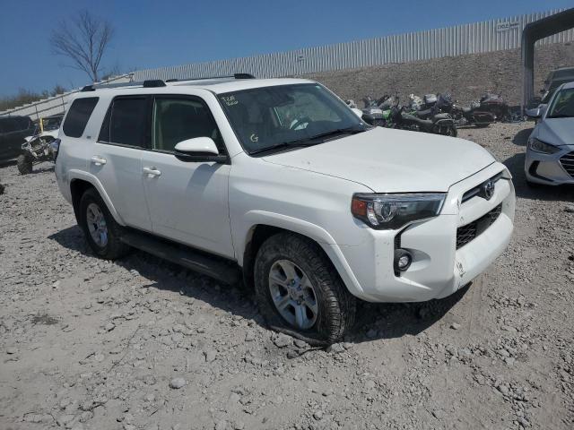 JTEFU5JRXP5288451 - 2023 TOYOTA 4RUNNER SR5 WHITE photo 4