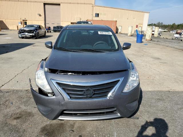 3N1CN7AP6HL881064 - 2017 NISSAN VERSA S GRAY photo 5