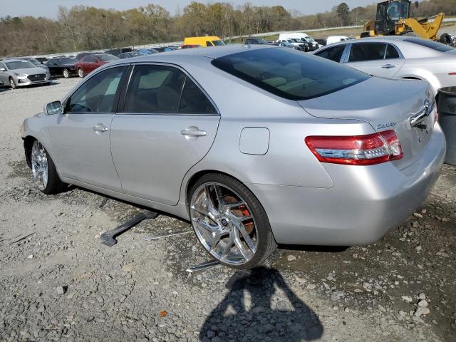 4T1BF3EK4BU608307 - 2011 TOYOTA CAMRY BASE SILVER photo 2