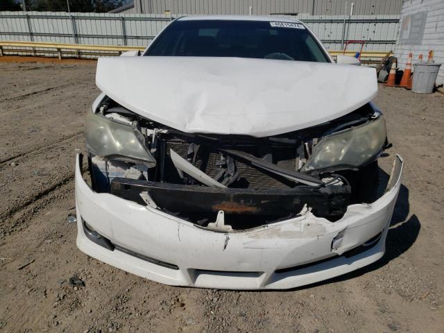 4T1BF1FK0CU576525 - 2012 TOYOTA CAMRY BASE WHITE photo 5