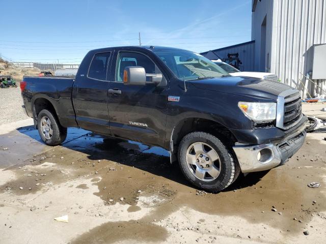 5TFUW5F13AX157527 - 2010 TOYOTA TUNDRA DOUBLE CAB SR5 BLACK photo 4