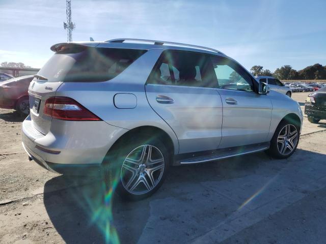 4JGDA5HB4DA190401 - 2013 MERCEDES-BENZ ML 350 4MATIC SILVER photo 3