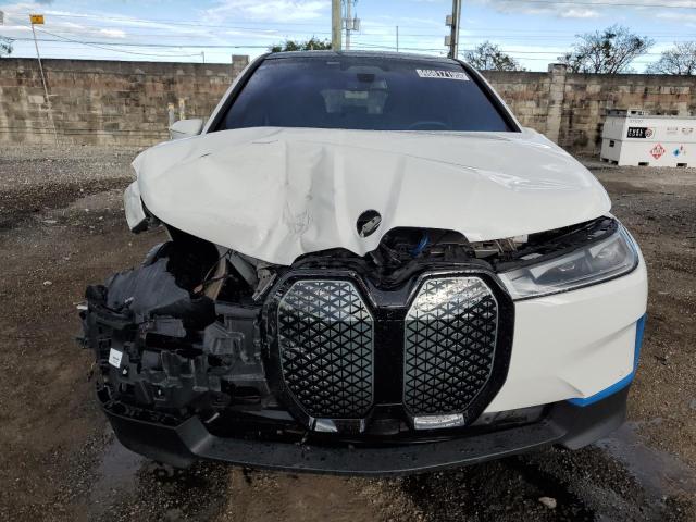 WB523CF02RCS04556 - 2024 BMW IX XDRIVE50 Ağ foto 5