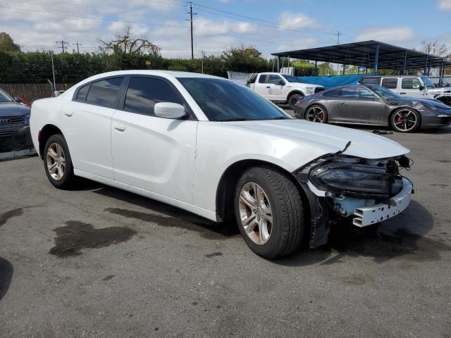 2C3CDXBG8KH695478 - 2019 DODGE CHARGER SXT WHITE photo 4