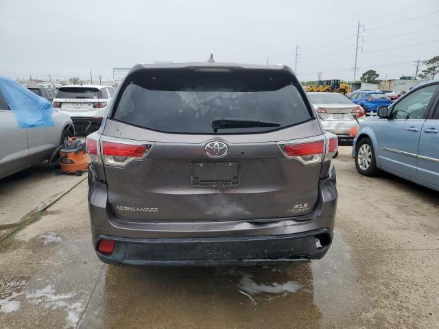 5TDKKRFHXGS142304 - 2016 TOYOTA HIGHLANDER XLE GRAY photo 6