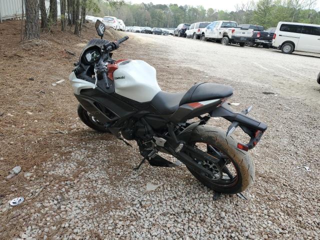 ML5EXER12PDA87202 - 2023 KAWASAKI EX650 R WHITE photo 3