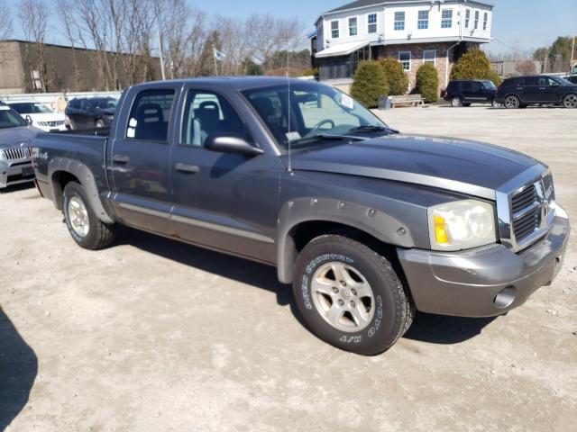 1D7HW48N65S245346 - 2005 DODGE DAKOTA QUAD SLT GRAY photo 4