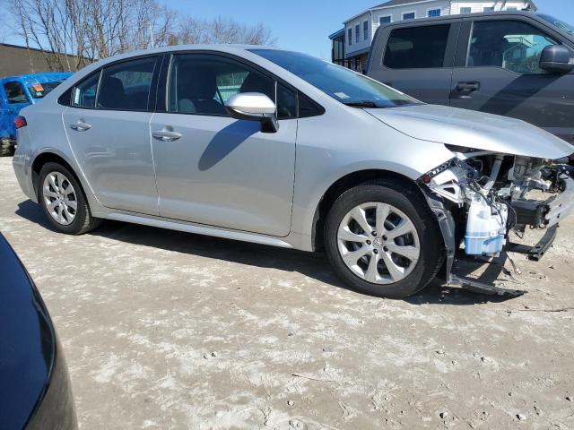 5YFEPRAE4LP071549 - 2020 TOYOTA COROLLA LE SILVER photo 4