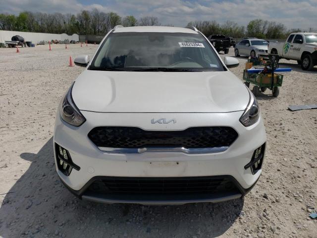 KNDCM3LD5N5533022 - 2022 KIA NIRO LXS WHITE photo 5