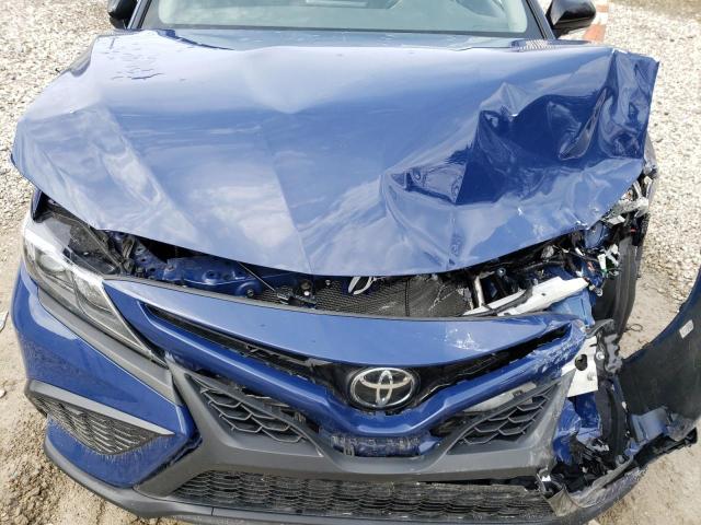 4T1T11AK0PU081340 - 2023 TOYOTA CAMRY SE NIGHT SHADE BLUE photo 11