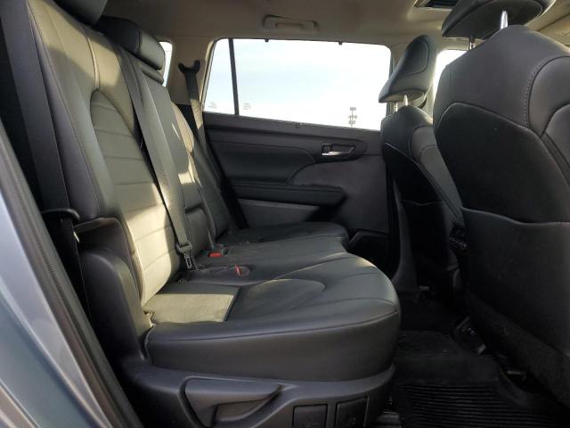 5TDGZRBHXMS066313 - 2021 TOYOTA HIGHLANDER XLE BLUE photo 11