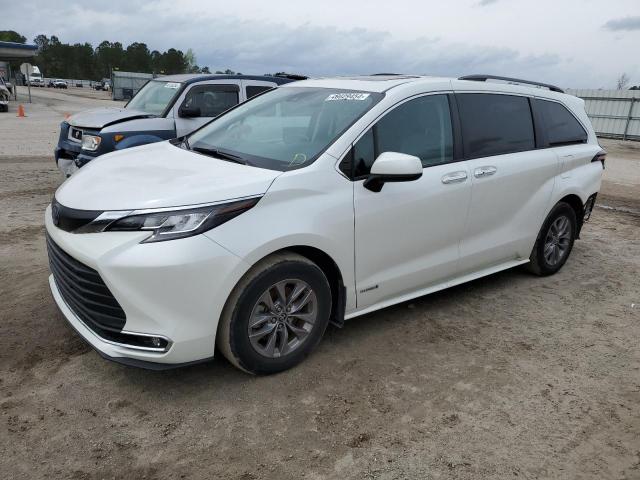 2021 TOYOTA SIENNA XLE, 