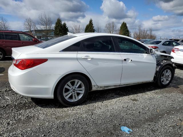 5NPEB4AC2DH726628 - 2013 HYUNDAI SONATA GLS WHITE photo 3