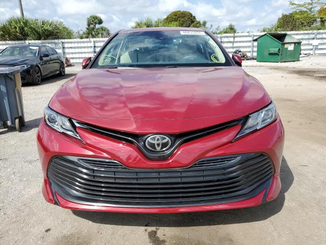 4T1B11HK2JU657132 - 2018 TOYOTA CAMRY L RED photo 5