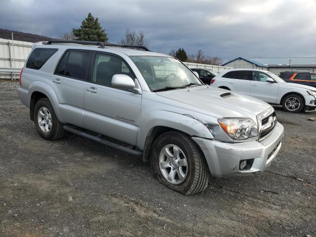 JTEBU14R578088496 - 2007 TOYOTA 4RUNNER SR5 SILVER photo 4