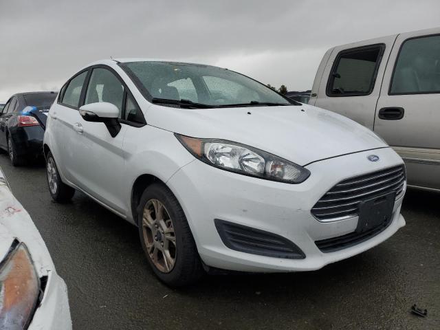 3FADP4EJ9GM174328 - 2016 FORD FIESTA SE WHITE photo 4