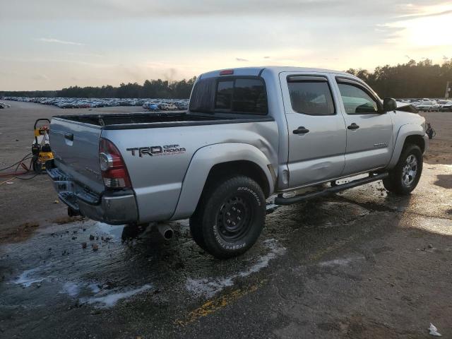 5TFJU4GNXDX047888 - 2013 TOYOTA TACOMA DOUBLE CAB PRERUNNER SILVER photo 3