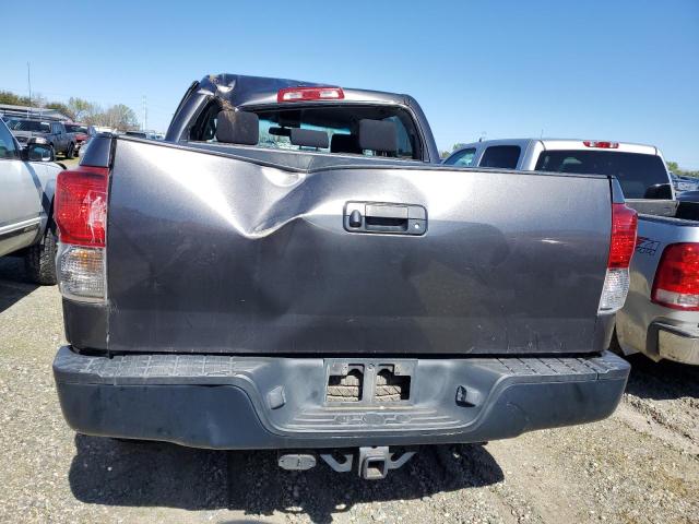 5TFDY5F17DX320467 - 2013 TOYOTA TUNDRA CREWMAX SR5 CHARCOAL photo 6