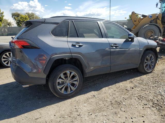 2T3B6RFV6NW034798 - 2022 TOYOTA RAV4 XLE PREMIUM CHARCOAL photo 3