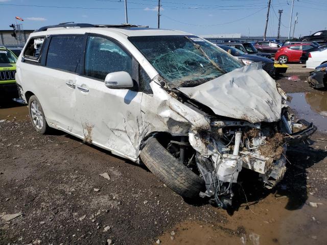 5TDDZ3DC8HS148449 - 2017 TOYOTA SIENNA XLE WHITE photo 4