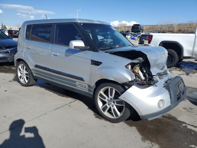 KNDJT2A28A7098548 - 2010 KIA SOUL + SILVER photo 4