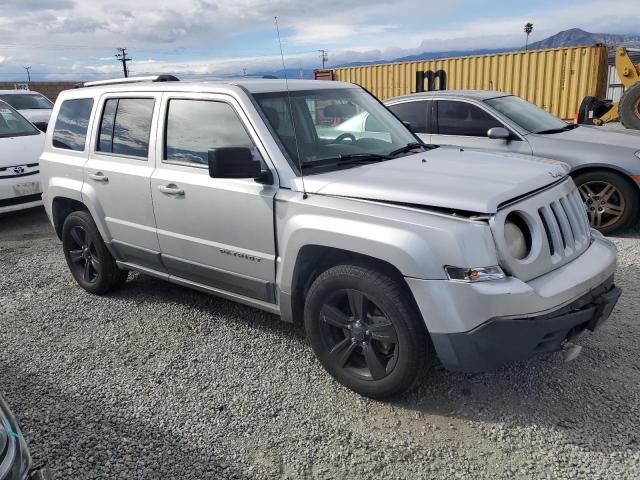 1C4NJPFB0DD218670 - 2013 JEEP PATRIOT LATITUDE SILVER photo 4