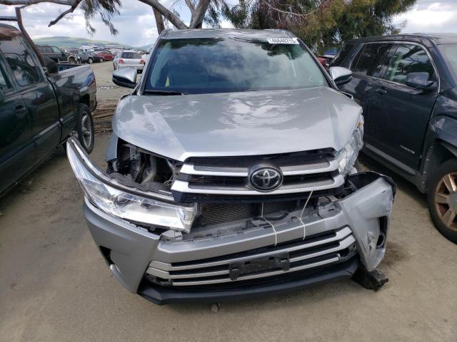 5TDKZRFH8KS560218 - 2019 TOYOTA HIGHLANDER SE SILVER photo 5