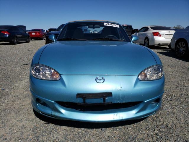 JM1NB353X20221256 - 2002 MAZDA MX-5 MIATA BASE BLUE photo 5