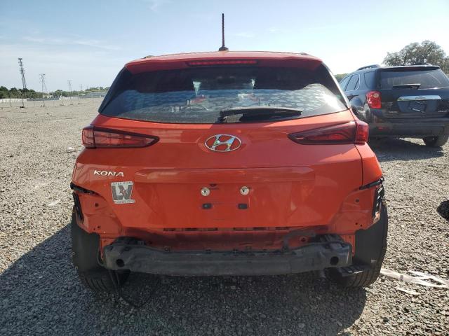 KM8K12AAXLU428093 - 2020 HYUNDAI KONA SE ORANGE photo 6