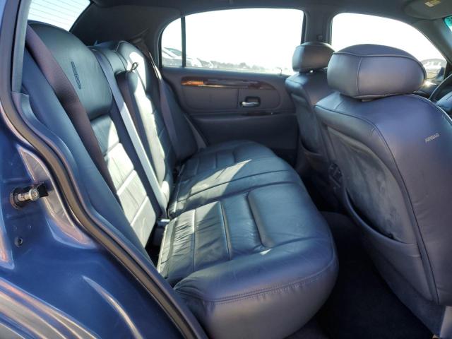 1LNHM81W1YY806043 - 2000 LINCOLN TOWN CAR EXECUTIVE Blau Foto 10
